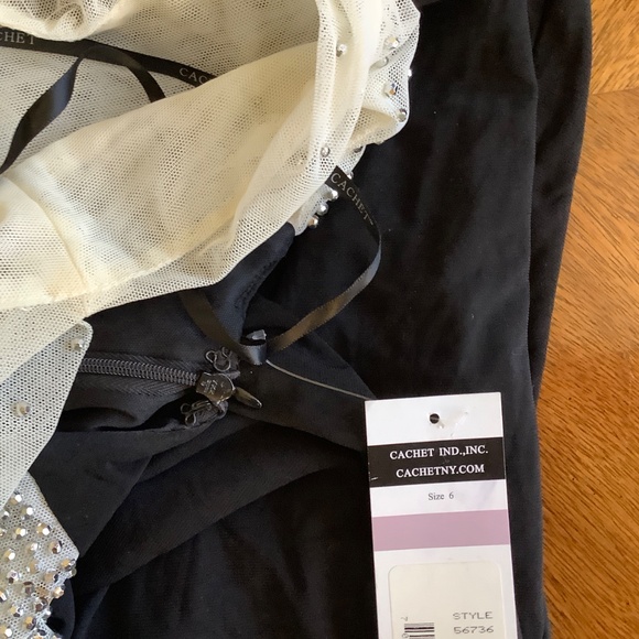 Cache Black / White Gown NWT - Picture 10 of 10